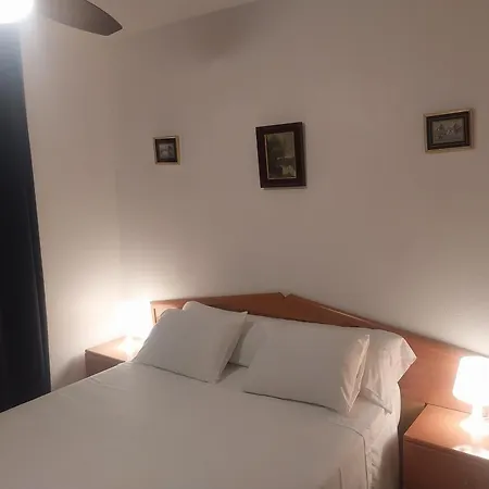 En El Centro De El Rubí Del Pilar Apartamento *
